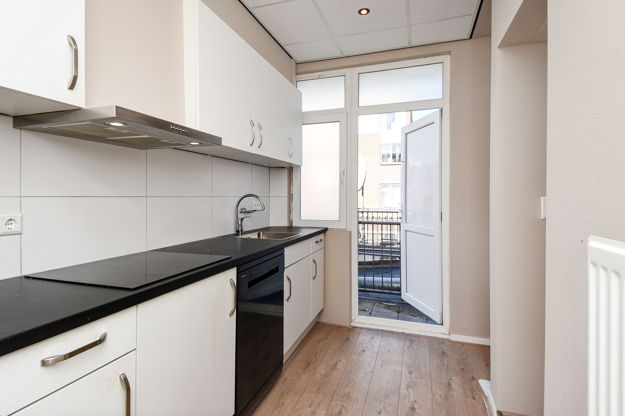 Photo 6 of Schalk Burgerstraat 443