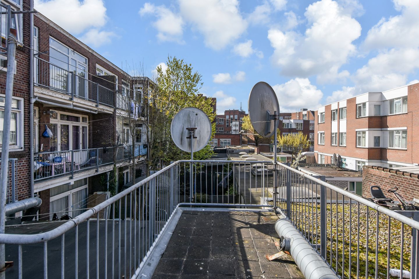 Photo 10 of Schalk Burgerstraat 443