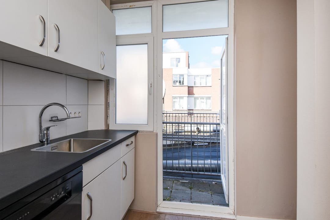 Photo 8 of Schalk Burgerstraat 443