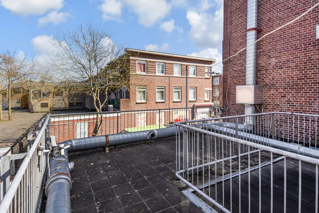 Photo 11 of Schalk Burgerstraat 443