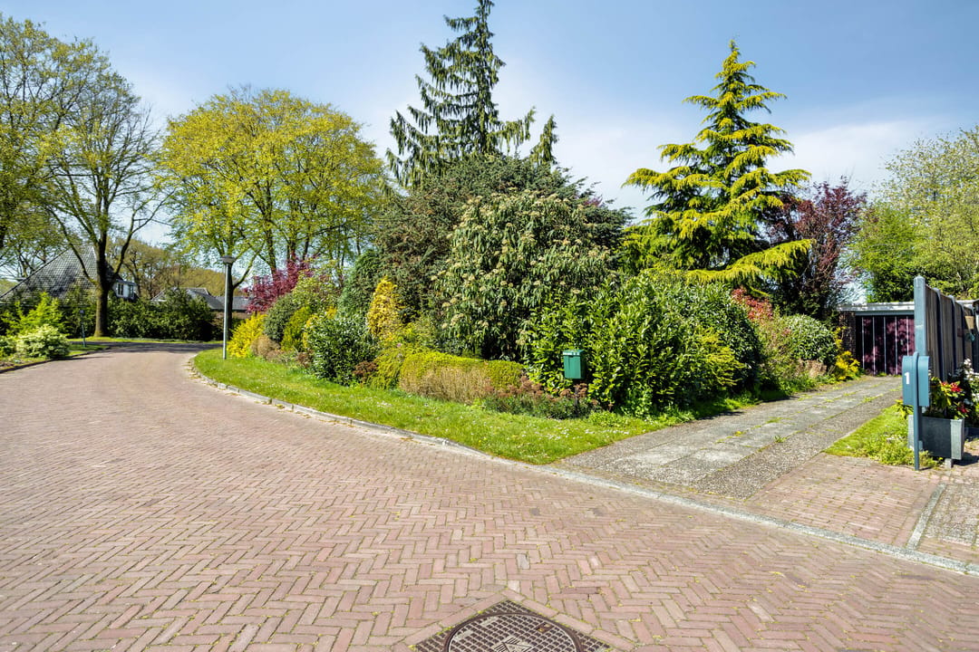 Foto 47 van Nijkampenweg 2