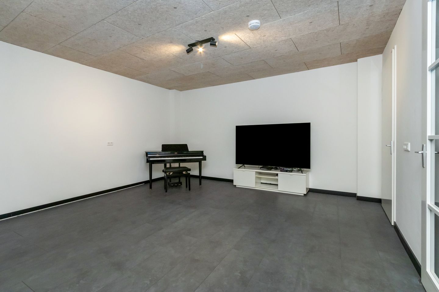 Photo 10 of Kerkbrink 14