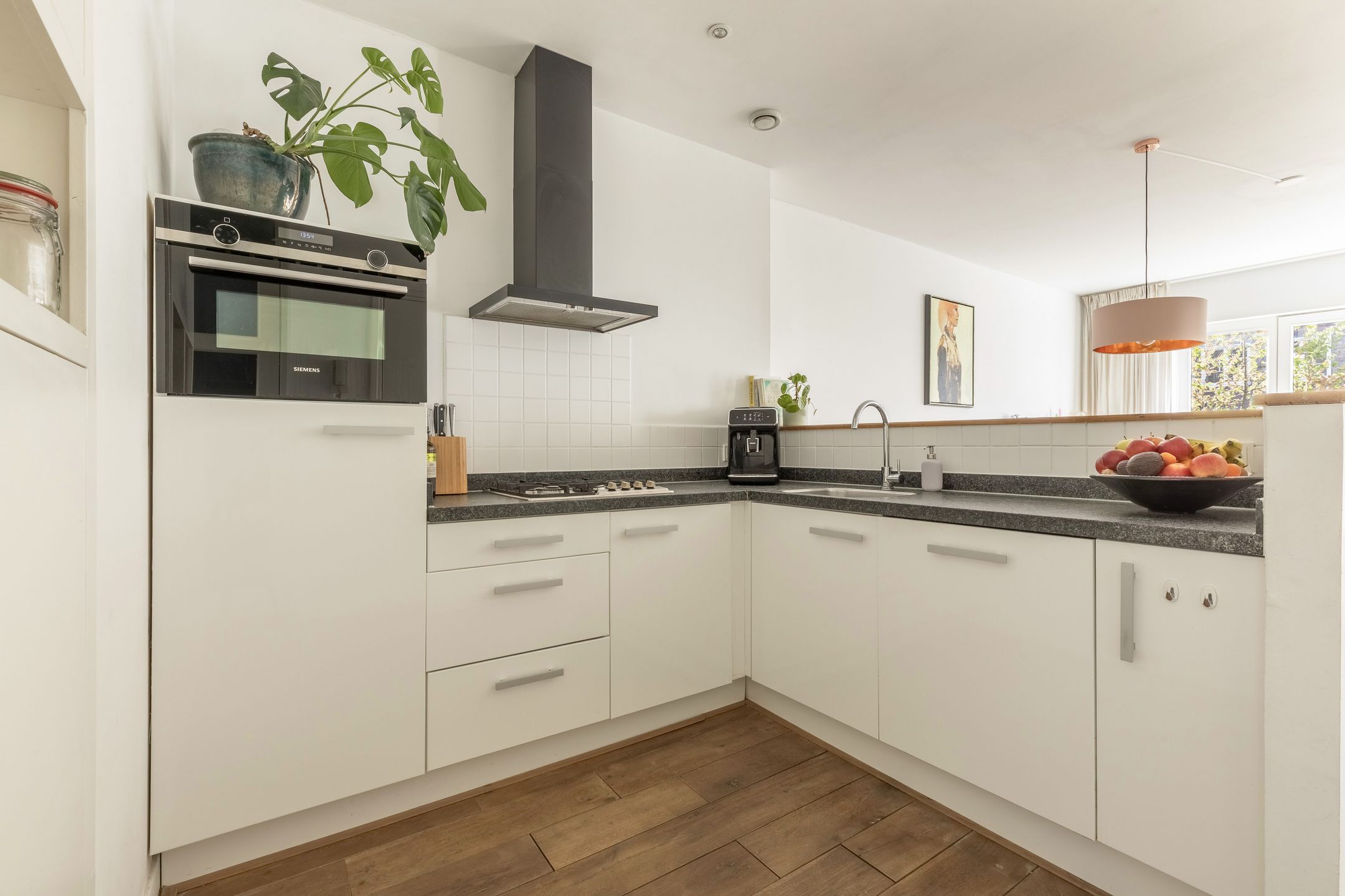 Photo 12 of Heemstedestraat 10-2