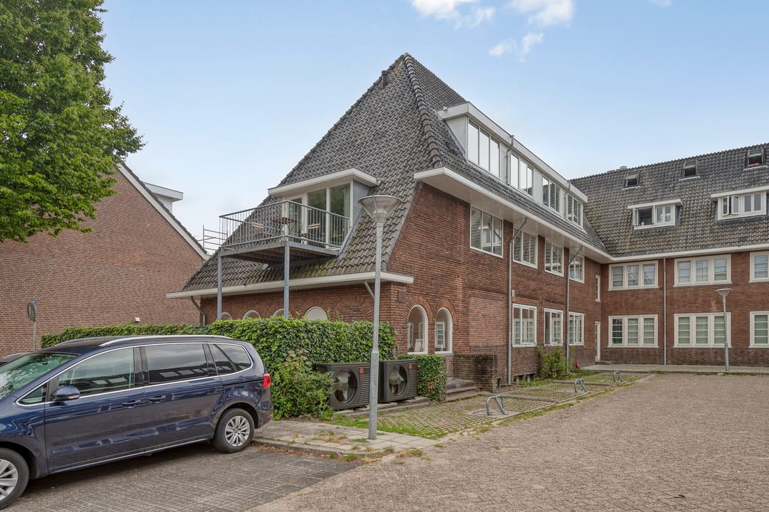 Photo 1 of Burgemeester De Withstraat 86-C