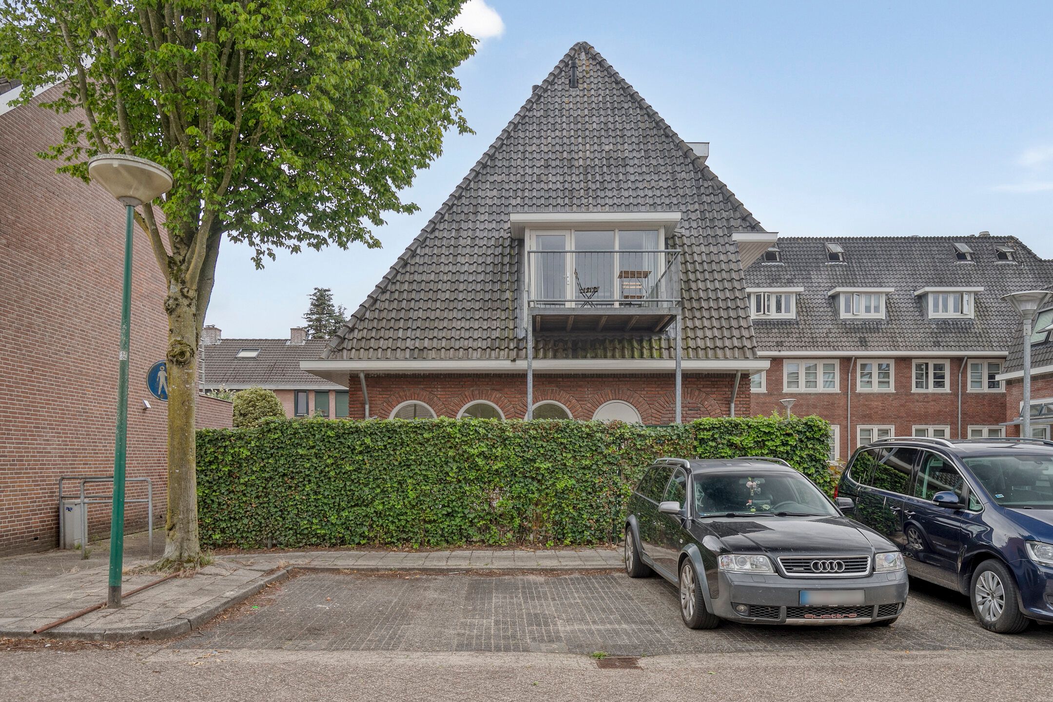 Photo 21 of Burgemeester De Withstraat 86-C