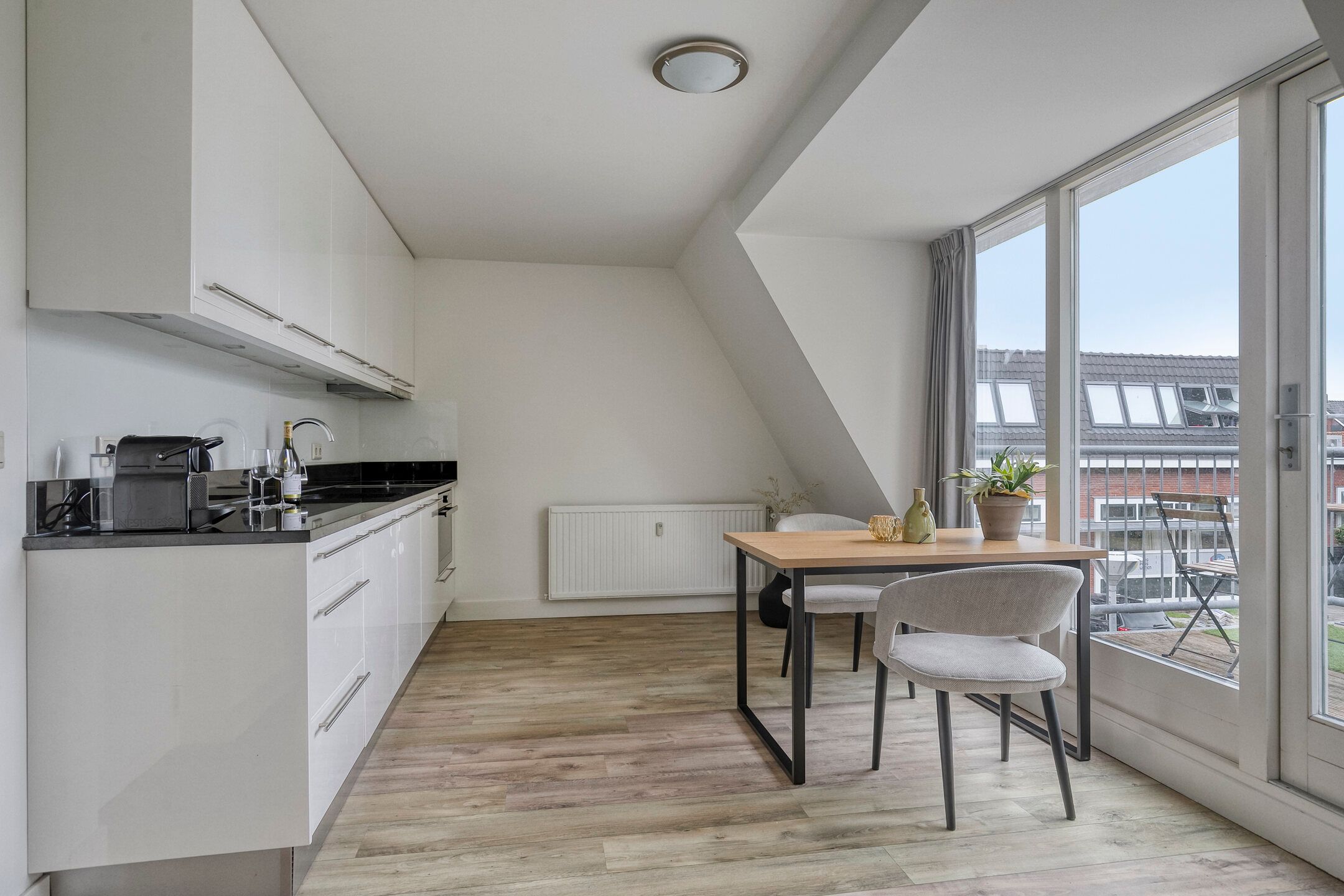 Photo 6 of Burgemeester De Withstraat 86-C