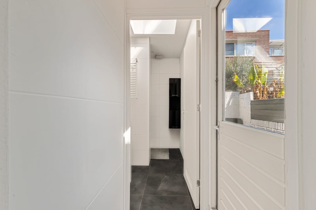 Photo 13 of Hooftstraat 31
