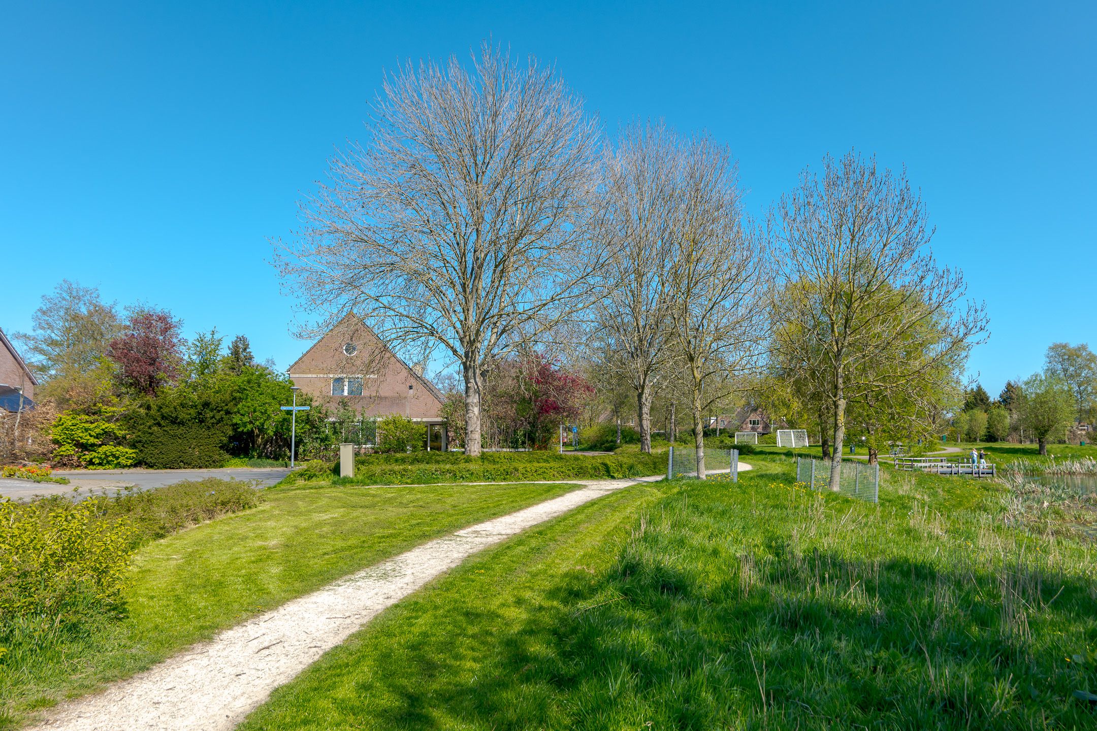 Photo 6 of Vogelwikke 28