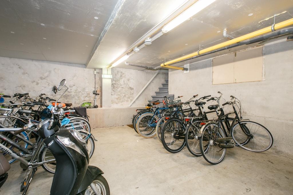 Photo 23 of Kamperstraat 11-J