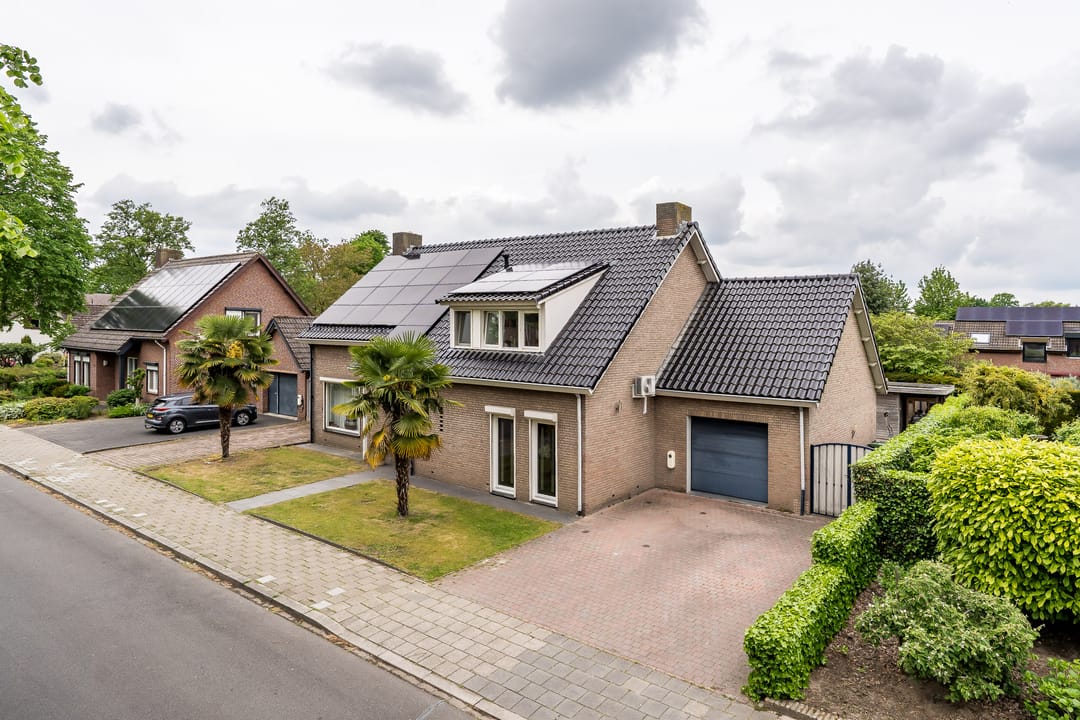 Photo 1 of Paulus Holtenstraat 62