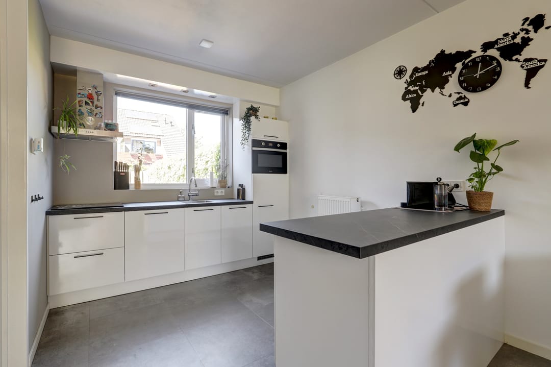 Photo 8 of Mauritsstraat 36