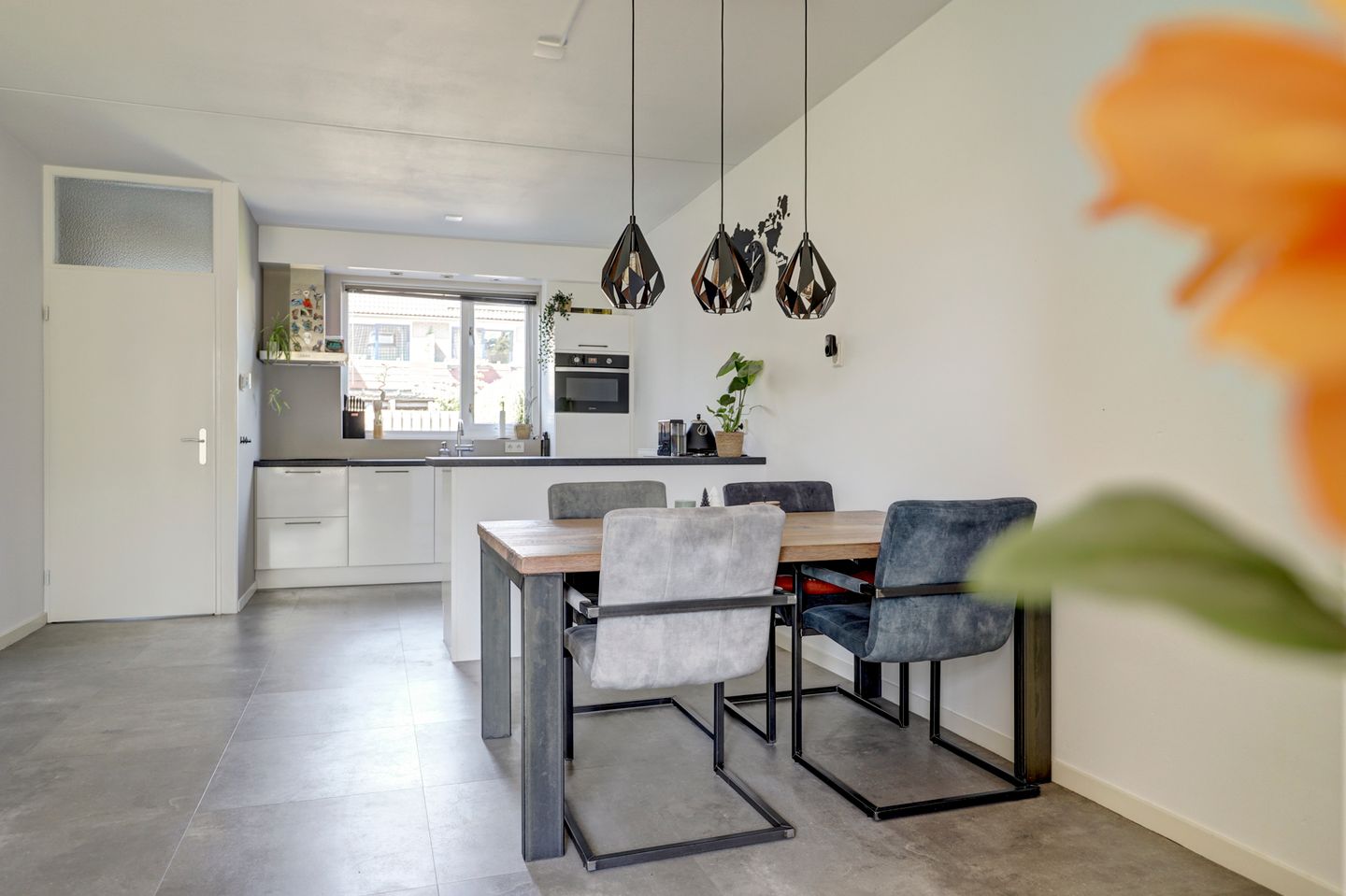 Photo 10 of Mauritsstraat 36