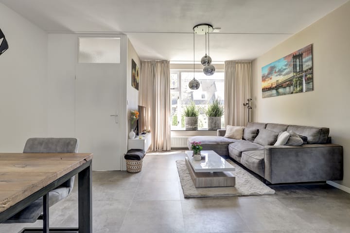Photo 4 of Mauritsstraat 36