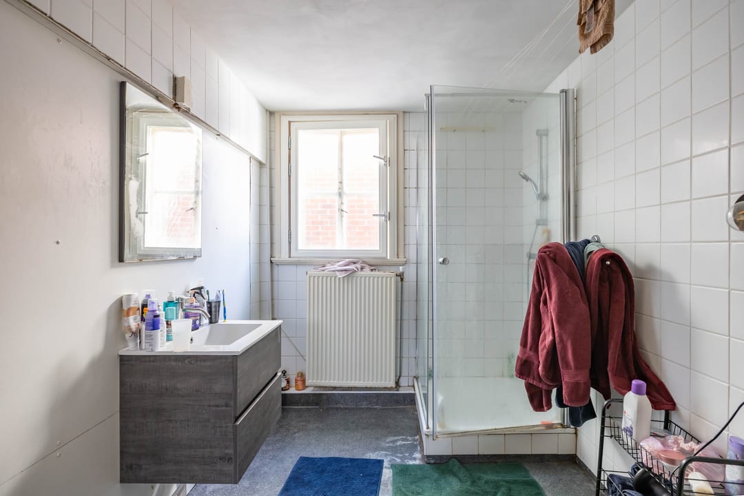 Spacious Upper Floor Apartment with Character in Historic Groningen Center — 17