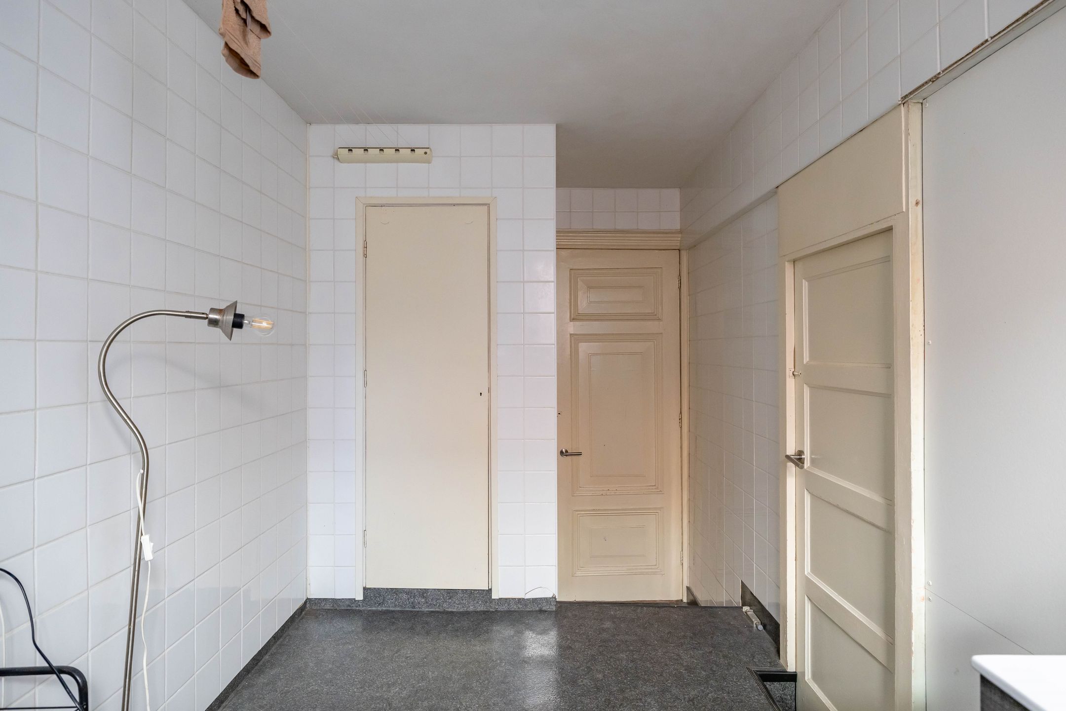 Spacious Upper Floor Apartment with Character in Historic Groningen Center — 18