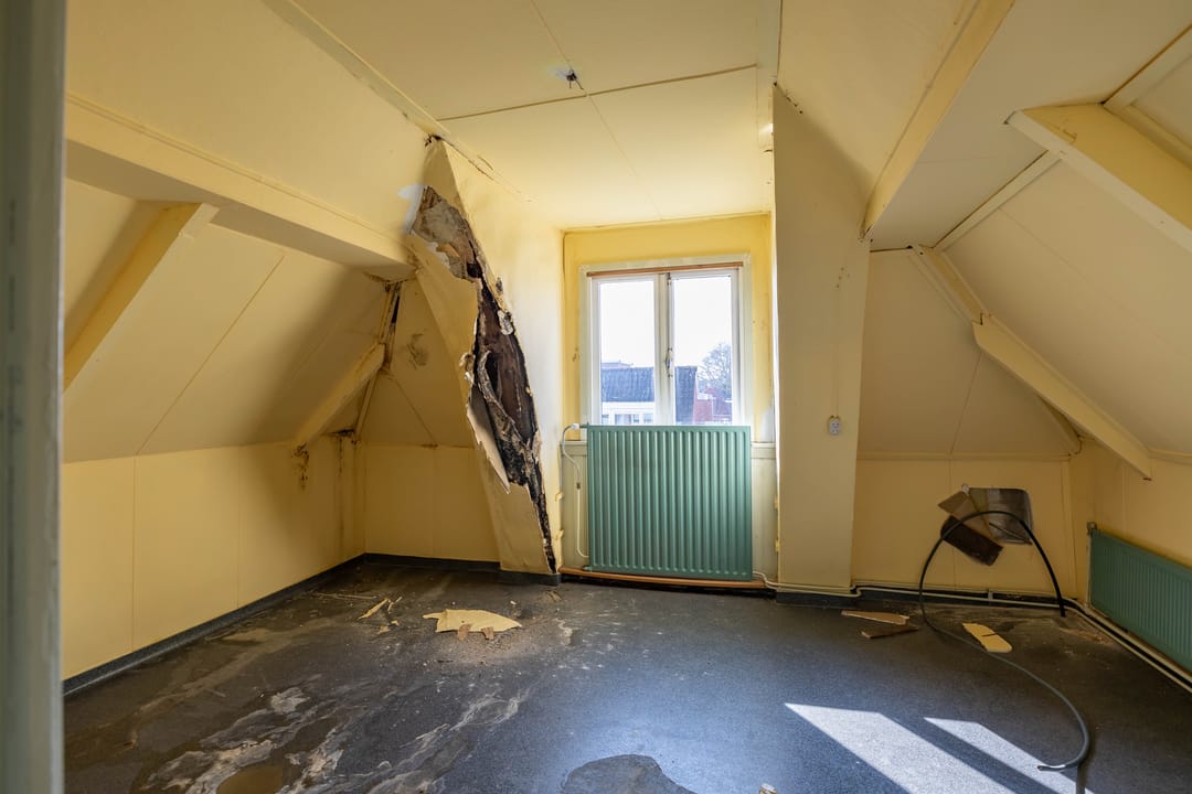 Spacious Upper Floor Apartment with Character in Historic Groningen Center — 37