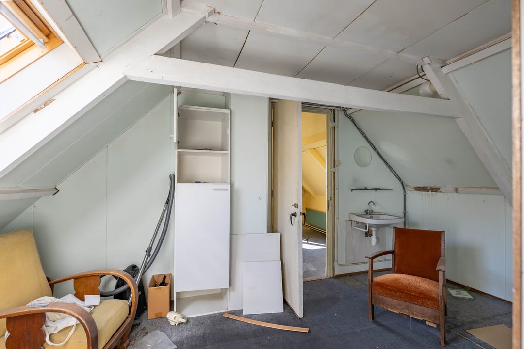 Spacious Upper Floor Apartment with Character in Historic Groningen Center — 38