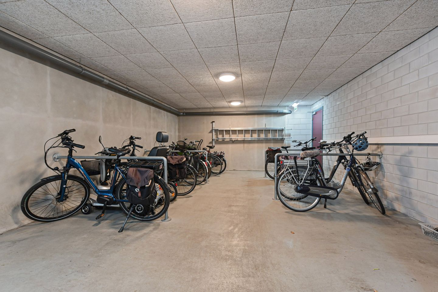 Photo 29 of Hof van Delftstraat 1-J