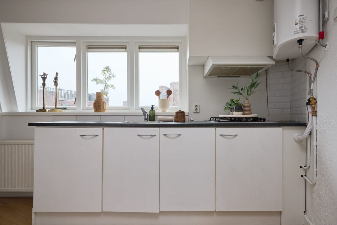Photo 13 of Bordetstraat 12-A