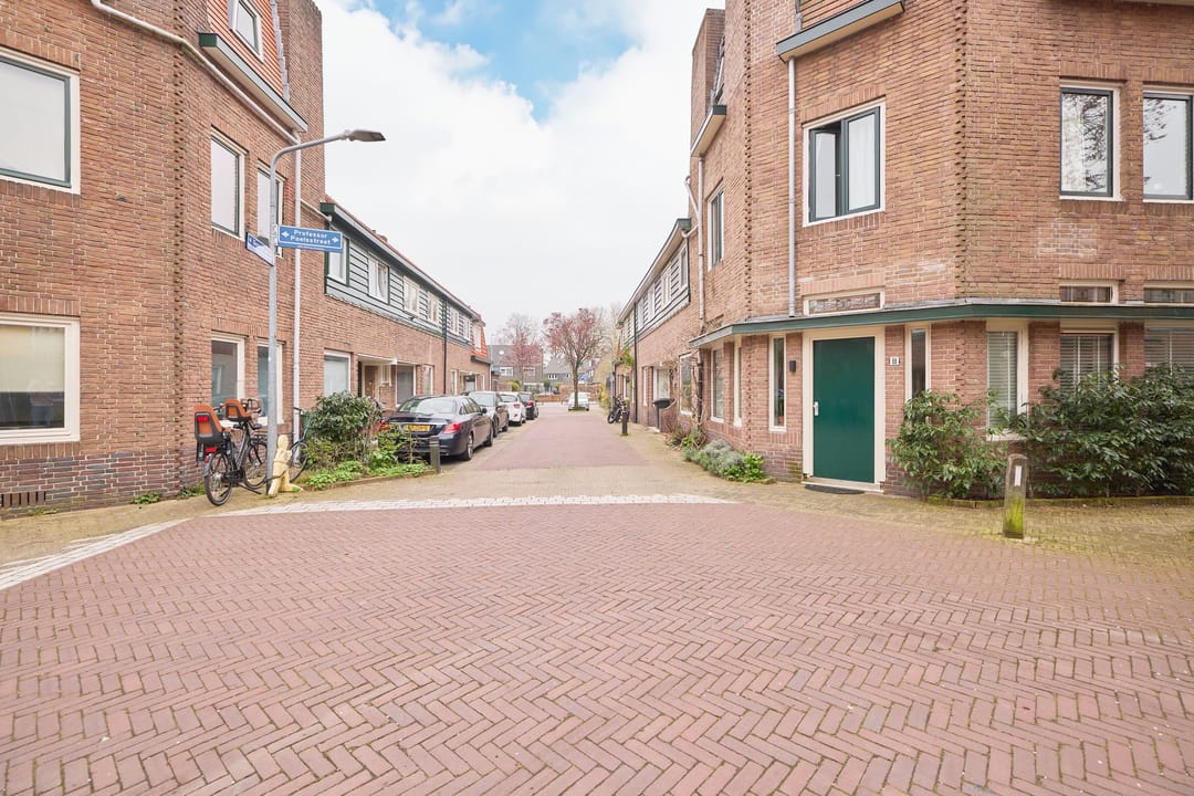 Photo 28 of Bordetstraat 12-A