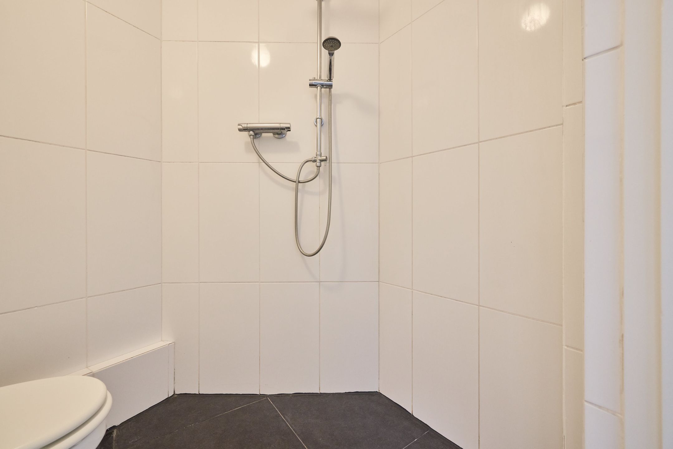 Photo 21 of Bordetstraat 12-A