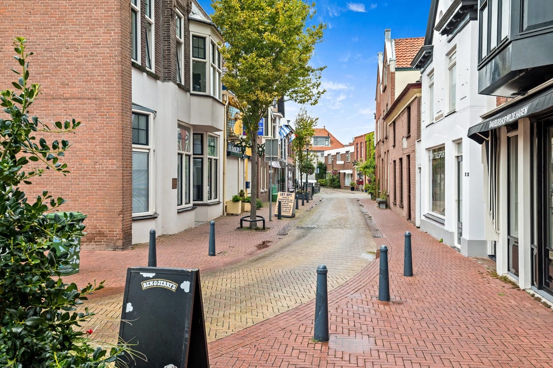 Photo 53 of Voorstraat 10-A