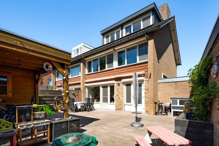 Photo 3 of Burgemeester Joostenlaan 11