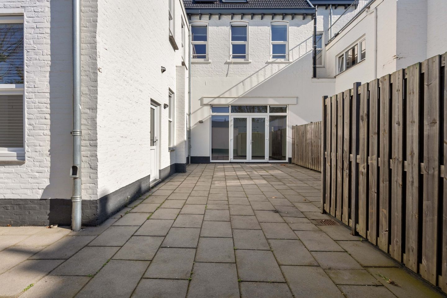 Spacious Ground Floor Apartment in Former Monastery with Private Garden — 20