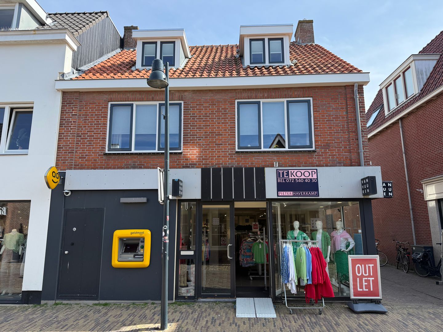 View photo 1 of Voorstraat 127