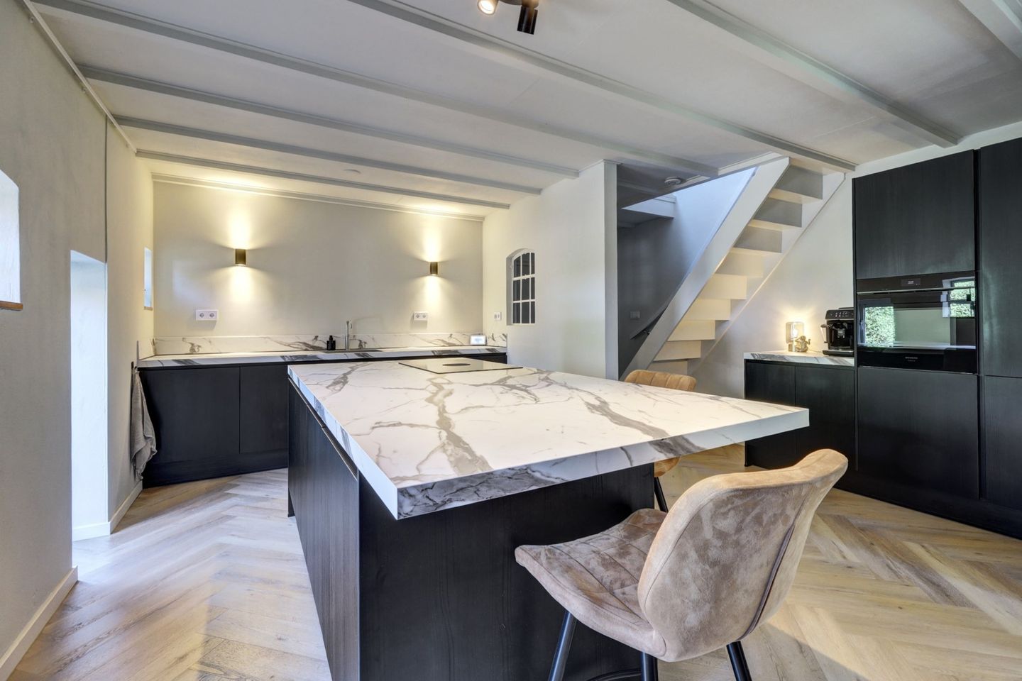 Photo 10 of Michelstraat 10
