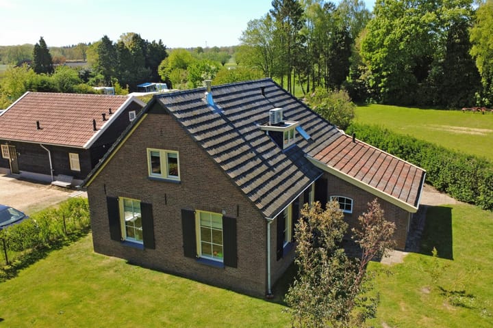 Photo 4 of Michelstraat 10
