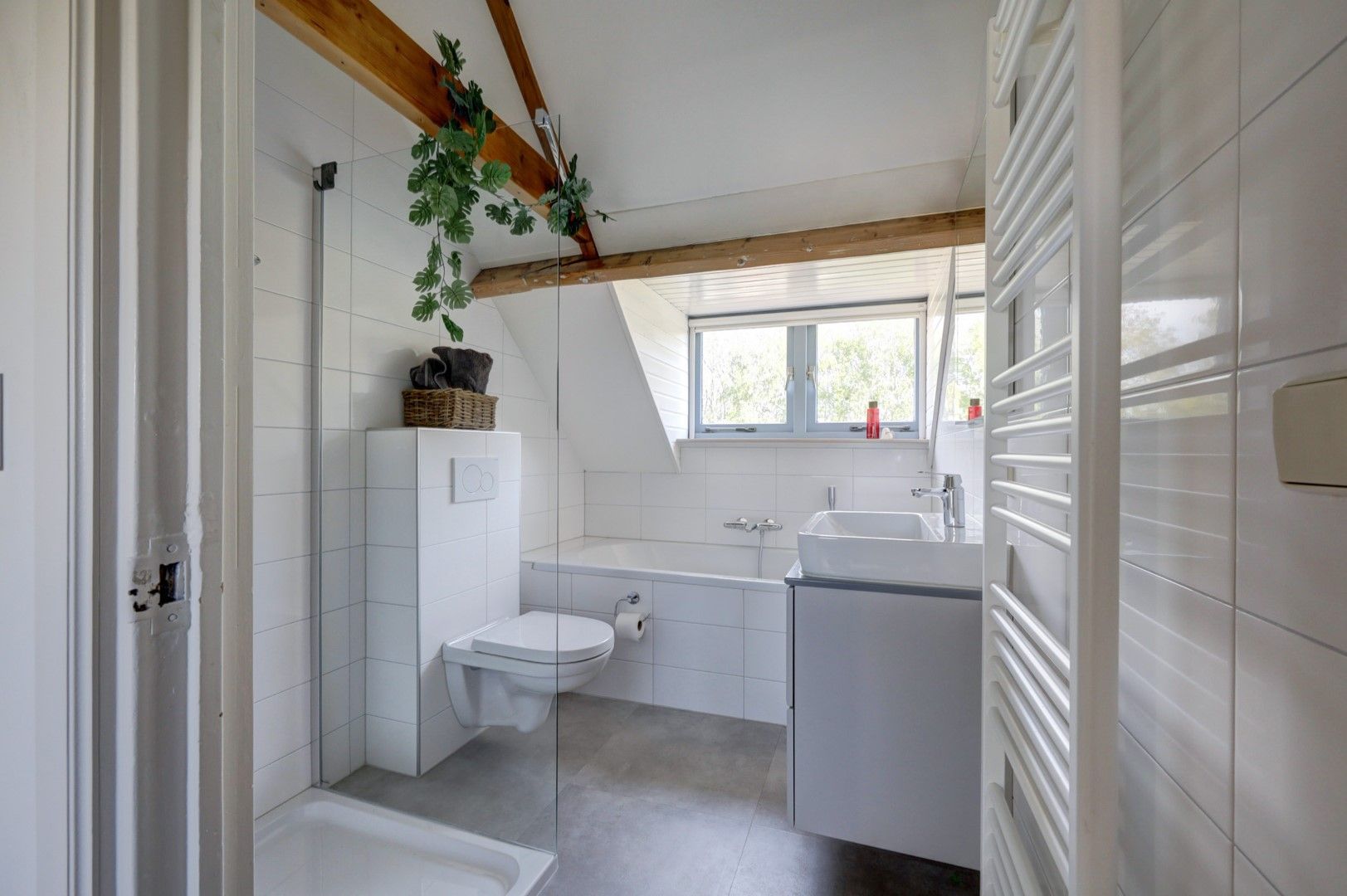 Photo 18 of Michelstraat 10