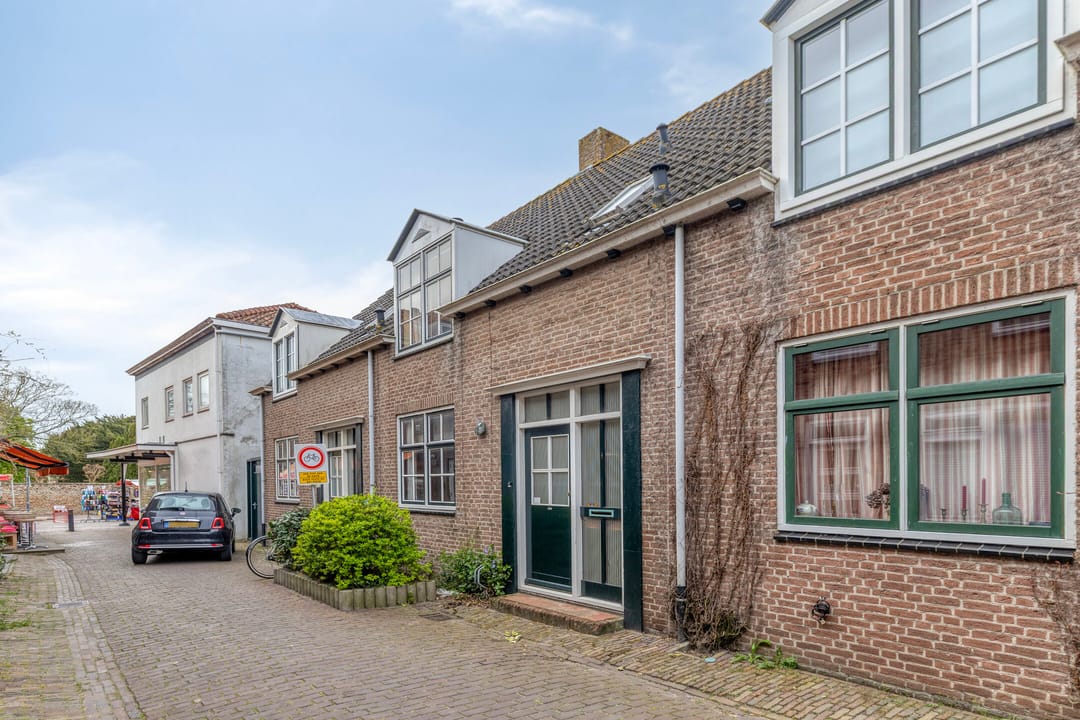 Spacious terraced house near the beach in Domburg with three living floors and southwest facing garden — 31