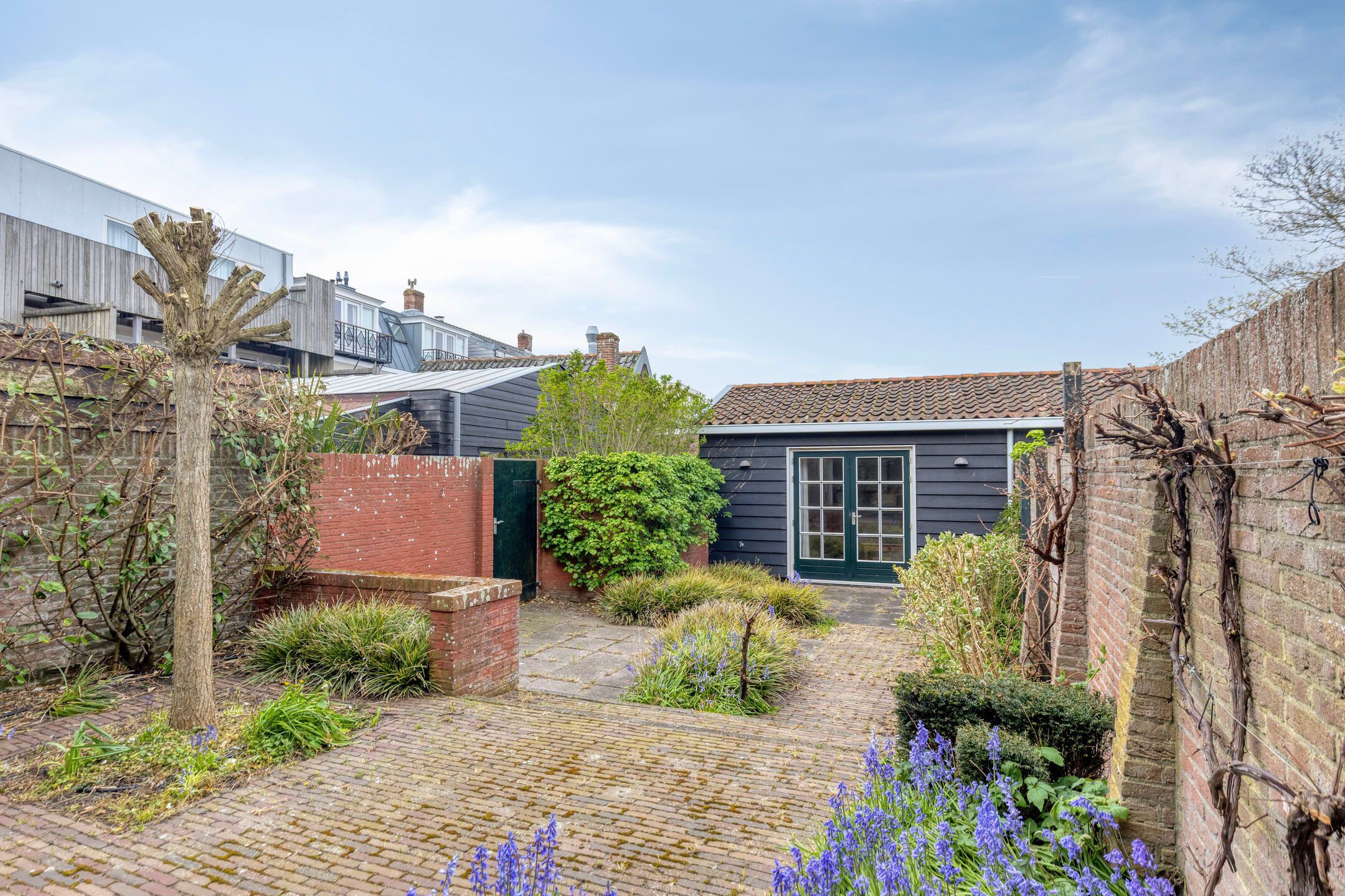 Spacious terraced house near the beach in Domburg with three living floors and southwest facing garden — 12