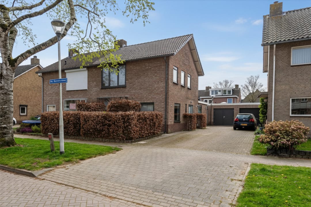 Photo 1 of Monseigneur Bekkersstraat 13