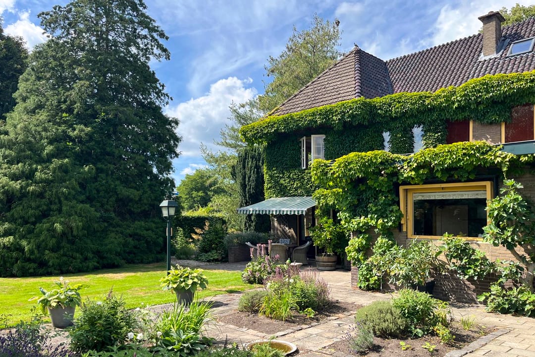 Villa Rozenhof - Characteristic 1930s Villa with Park Garden in Vorden — 38