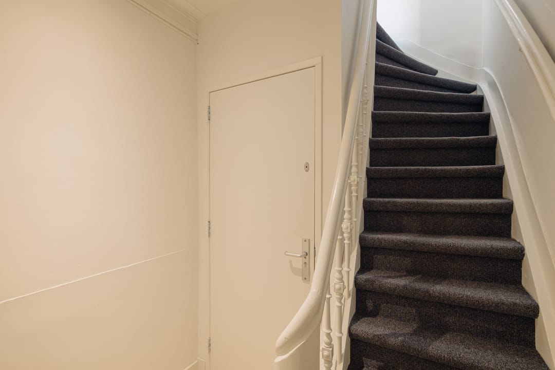 Stylish Renovated Apartment with Spacious Rooftop Terrace in Oud-West — 23
