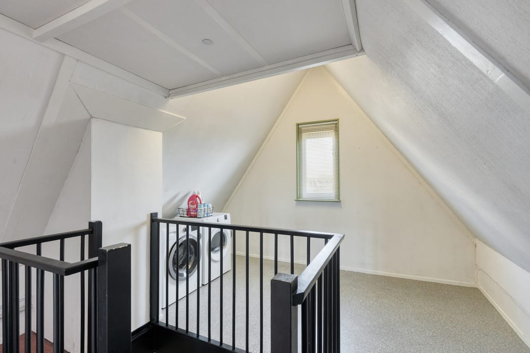 Light and Playful Apartment with Extra Floor Level and Water View — 28