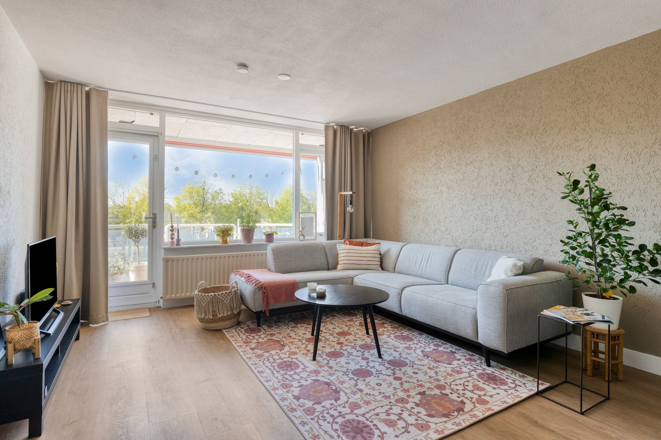 Light and Playful Apartment with Extra Floor Level and Water View — 15