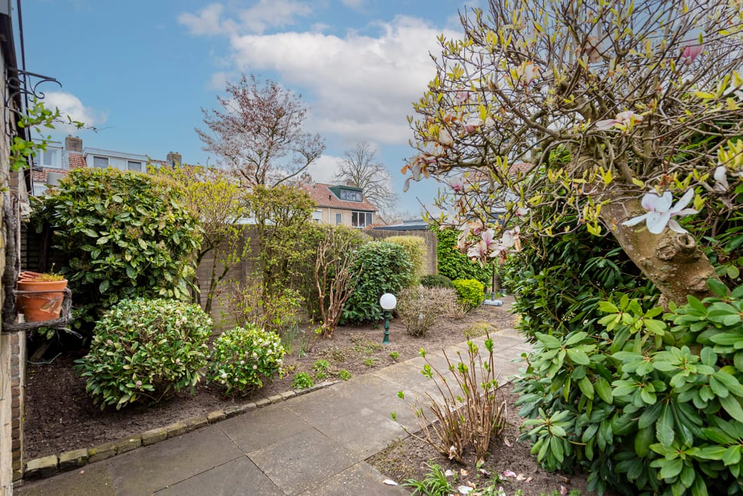 Spacious extended family home with garage and sunny southeast-facing garden in Berkel-Enschot — 34