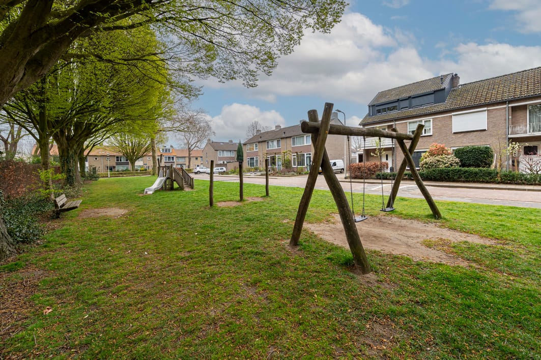 Spacious extended family home with garage and sunny southeast-facing garden in Berkel-Enschot — 40