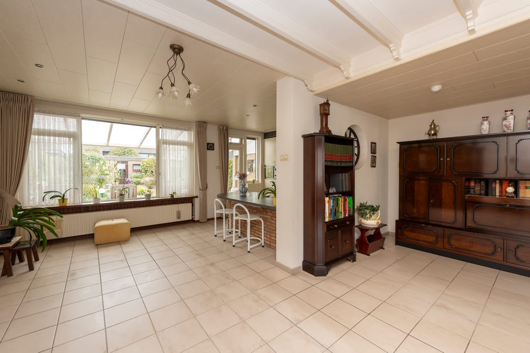 Spacious extended family home with garage and sunny southeast-facing garden in Berkel-Enschot — 13