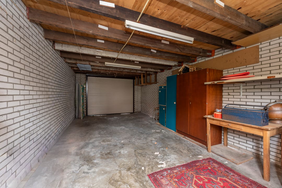 Spacious extended family home with garage and sunny southeast-facing garden in Berkel-Enschot — 37