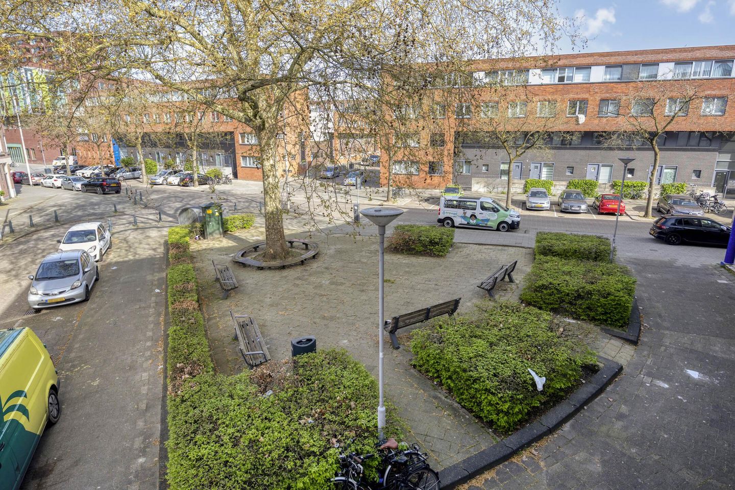 Affordable 3-Room Apartment with Balcony in Rotterdam South — 25