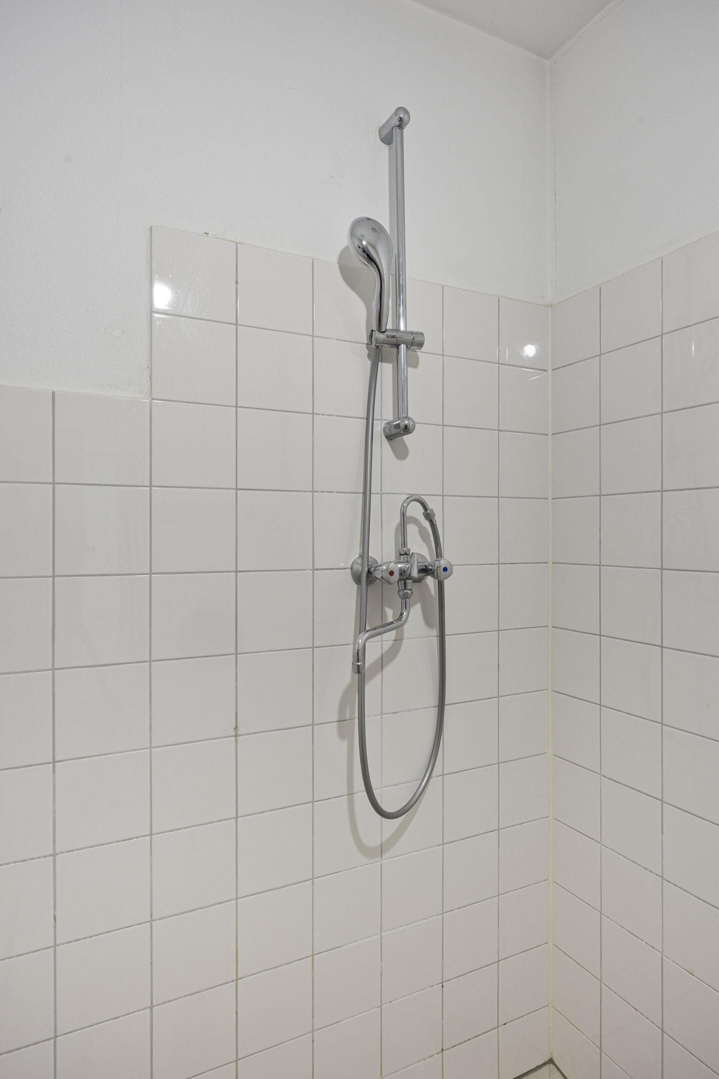 Affordable 3-Room Apartment with Balcony in Rotterdam South — 19