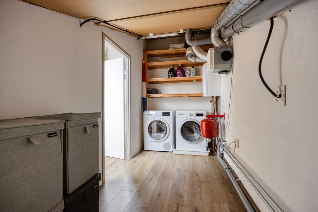 Well-Maintained Family Home with Sunny South-Facing Garden Near Westbroekplas — 36
