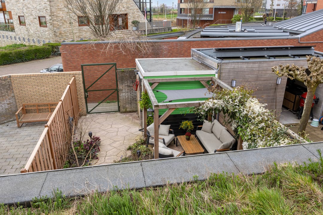 Well-Maintained Family Home with Sunny South-Facing Garden Near Westbroekplas — 25