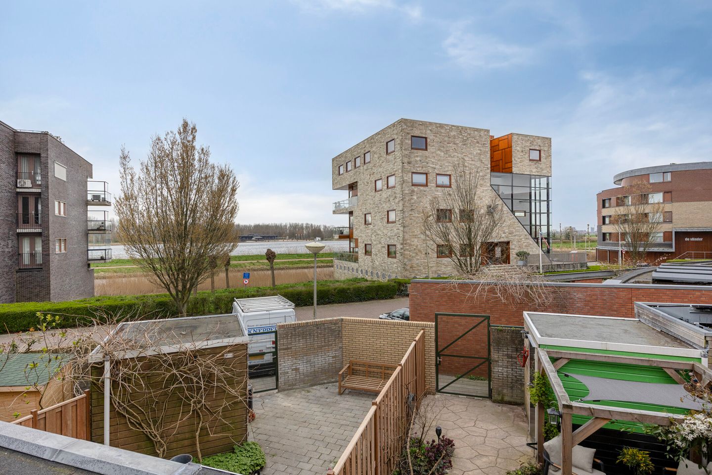 Well-Maintained Family Home with Sunny South-Facing Garden Near Westbroekplas — 24