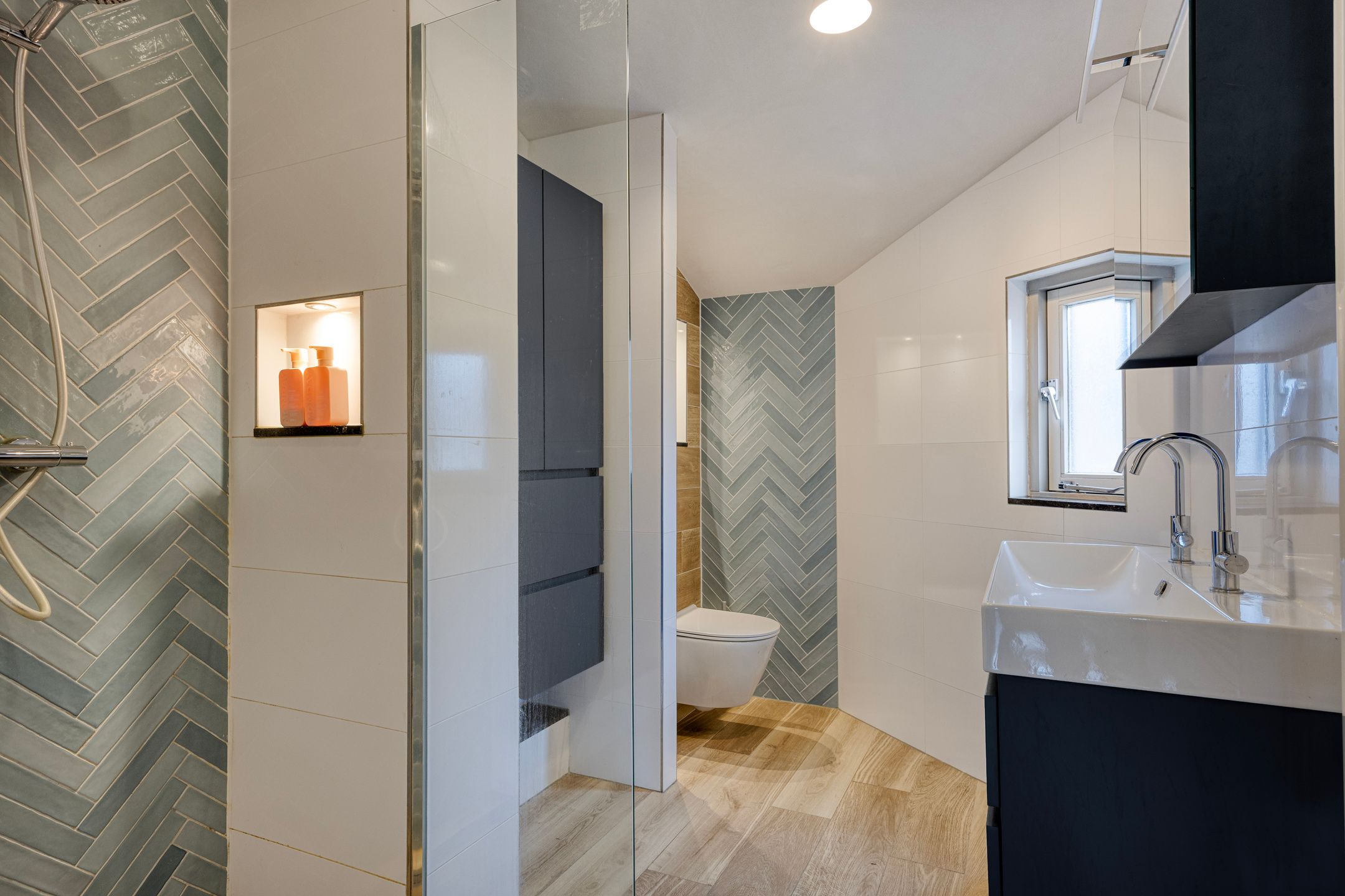 Well-Maintained Family Home with Sunny South-Facing Garden Near Westbroekplas — 26