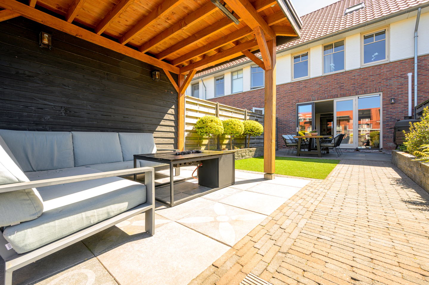 Modern Move-in Ready Terraced Home with Private Mooring on Navigable Water — 19